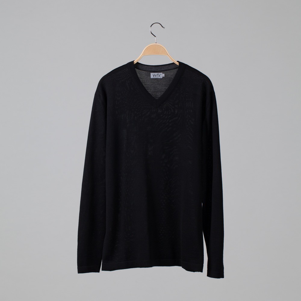 Dan wool V-neck jumper black – Shop with Veta