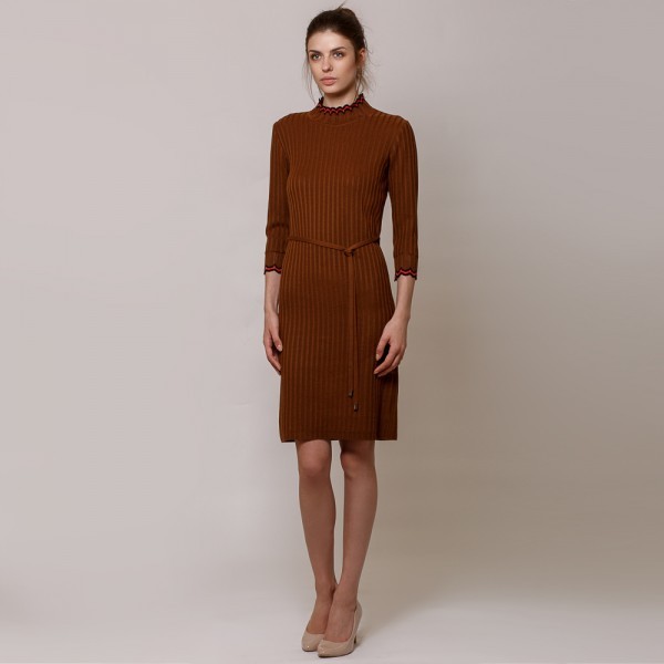 Andria шерстяное платье с поясом коричневого цвета