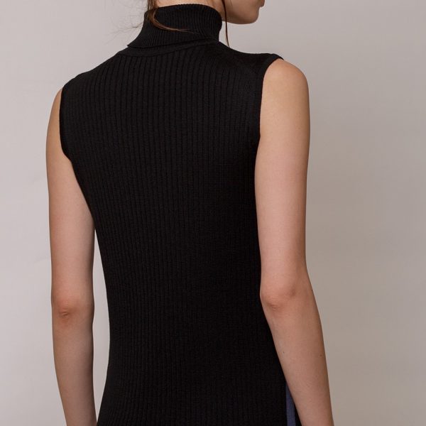 Filina wool knit black top