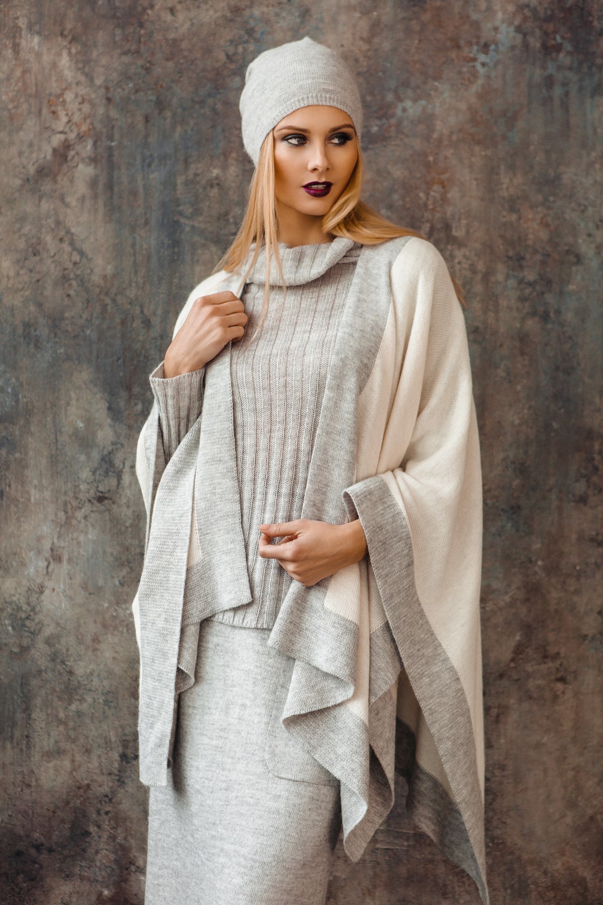 P093-Zarina-grey-white (2)