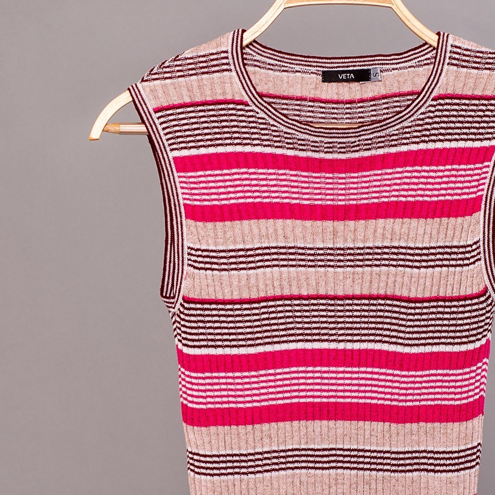 Vt079-Taina-fuxsia-viscoose-top crop Taina sleevless striped rib-knit top fuxia