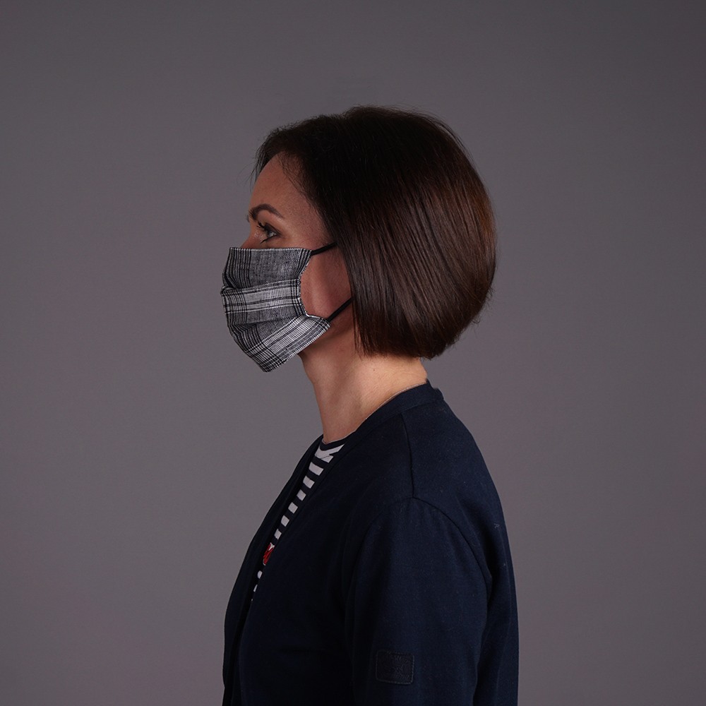 Mask-checkered side Black and white linen reusable mask checkered