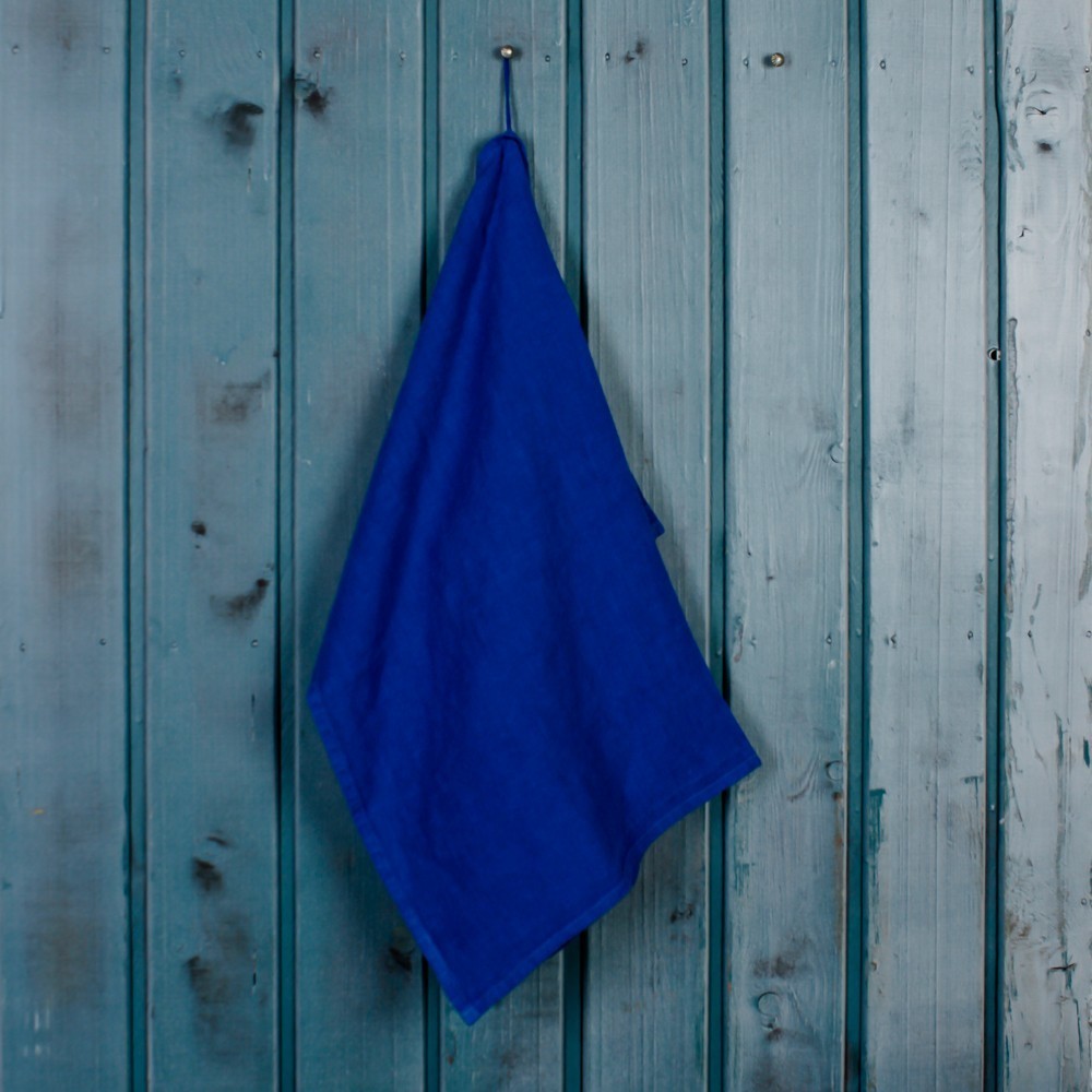 Льняное полотенце синегого цвета
