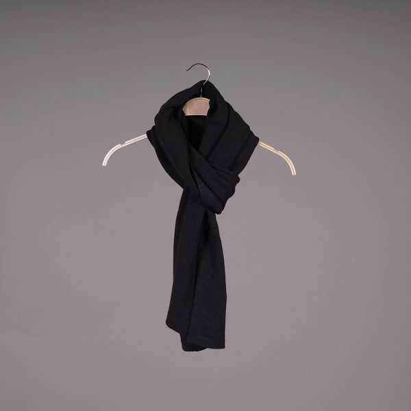 Stella large wool knit black scarf