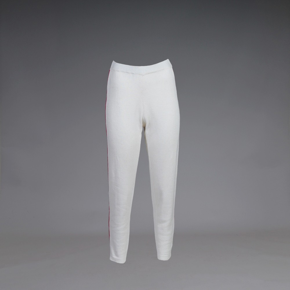 TR057_Jenna_white Jenna kootud püksid kontrastse küljetriibuga valge