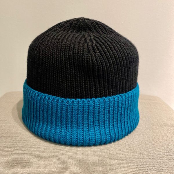 Arno two-colored pure wool beanie black-turquoise