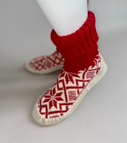Wool and leather slippers red