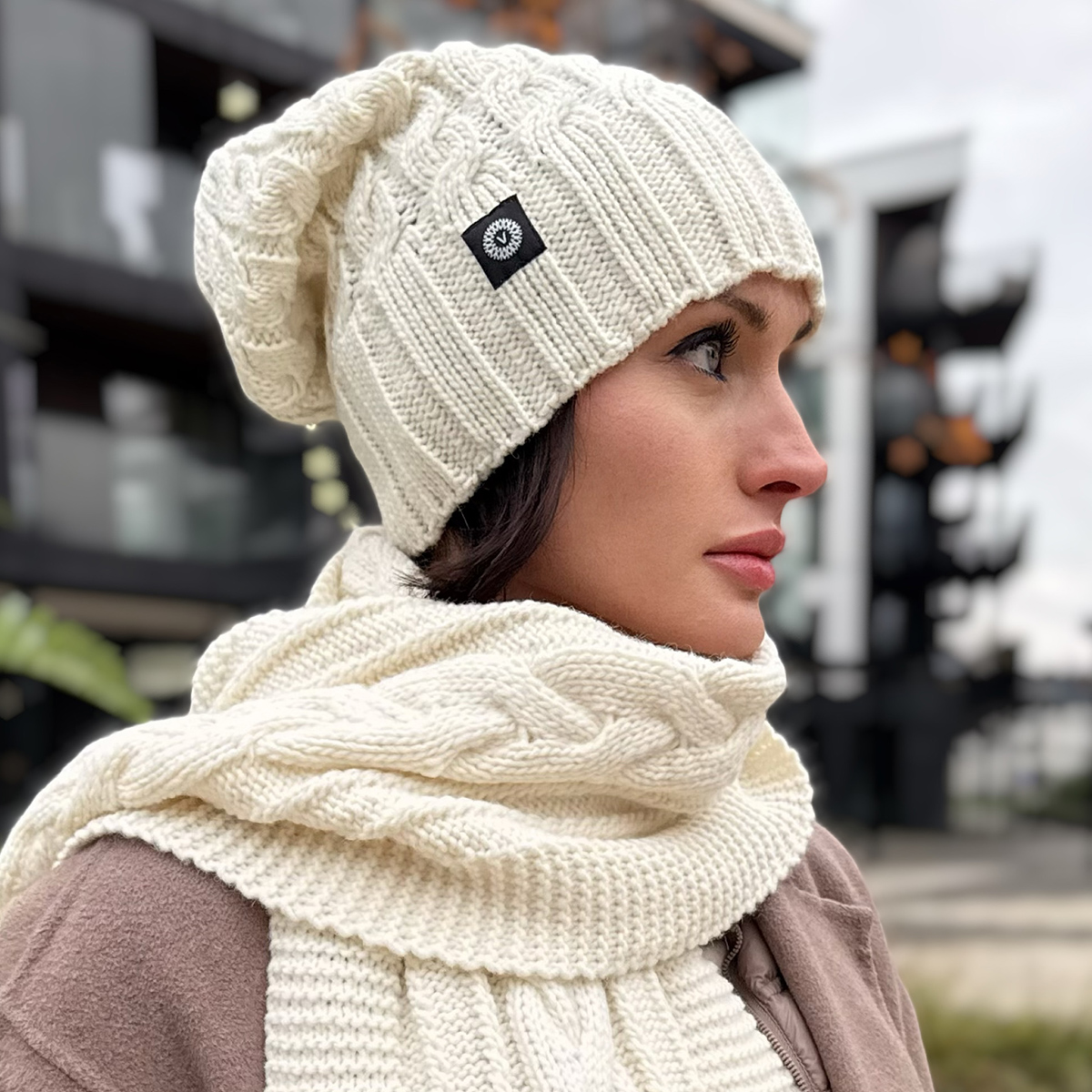 Tresse palmikkoes müts valge