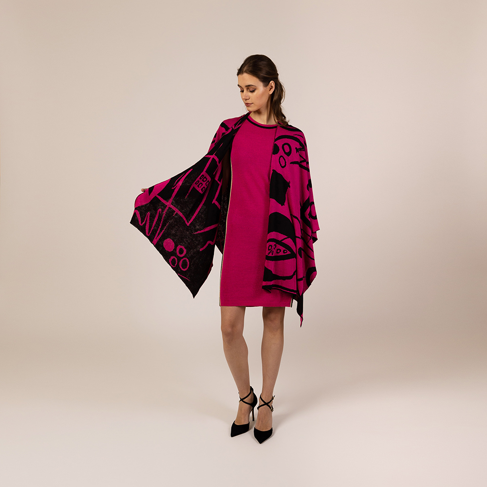 Skarlet linen with geometric pattern poncho black fuxia