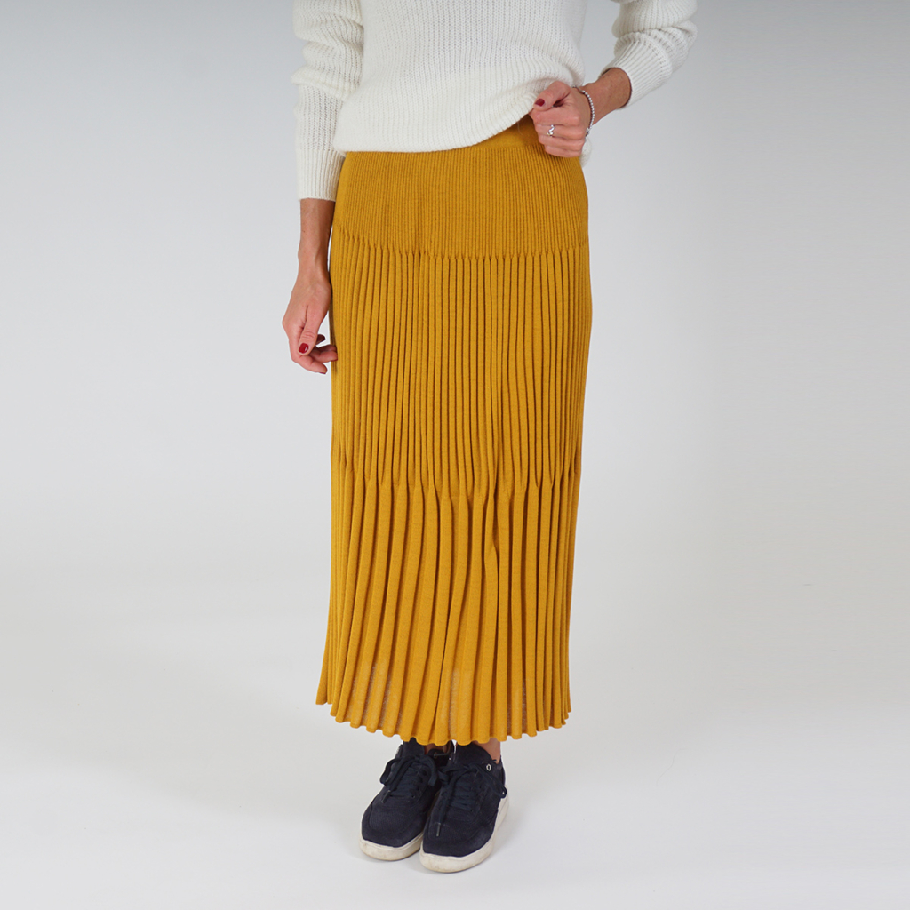 Milla long rib knit skirt yellow