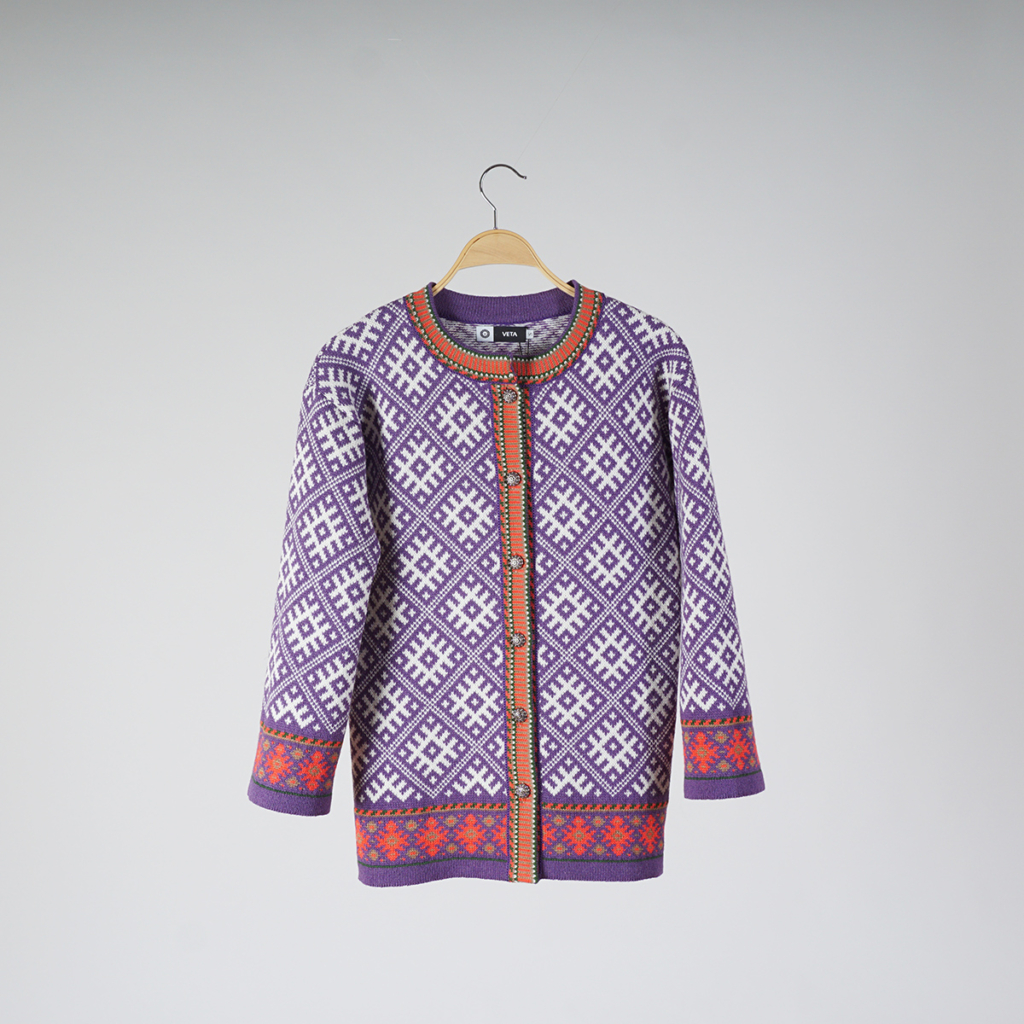 DSC09172 Tilda O-kaelusega meriinovillast lilla kardigan