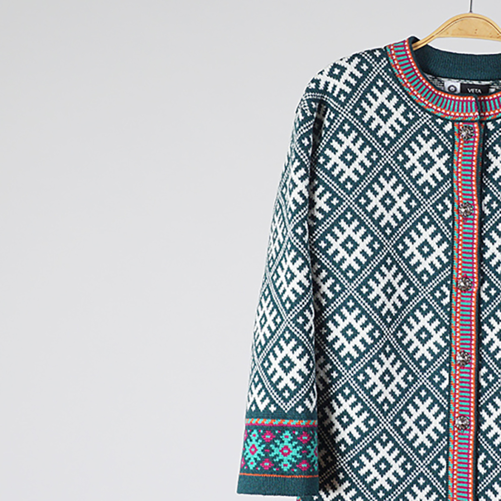 JC250-Tilda-Green-3 Tilda O-kaelusega meriinovillast roheline kardigan