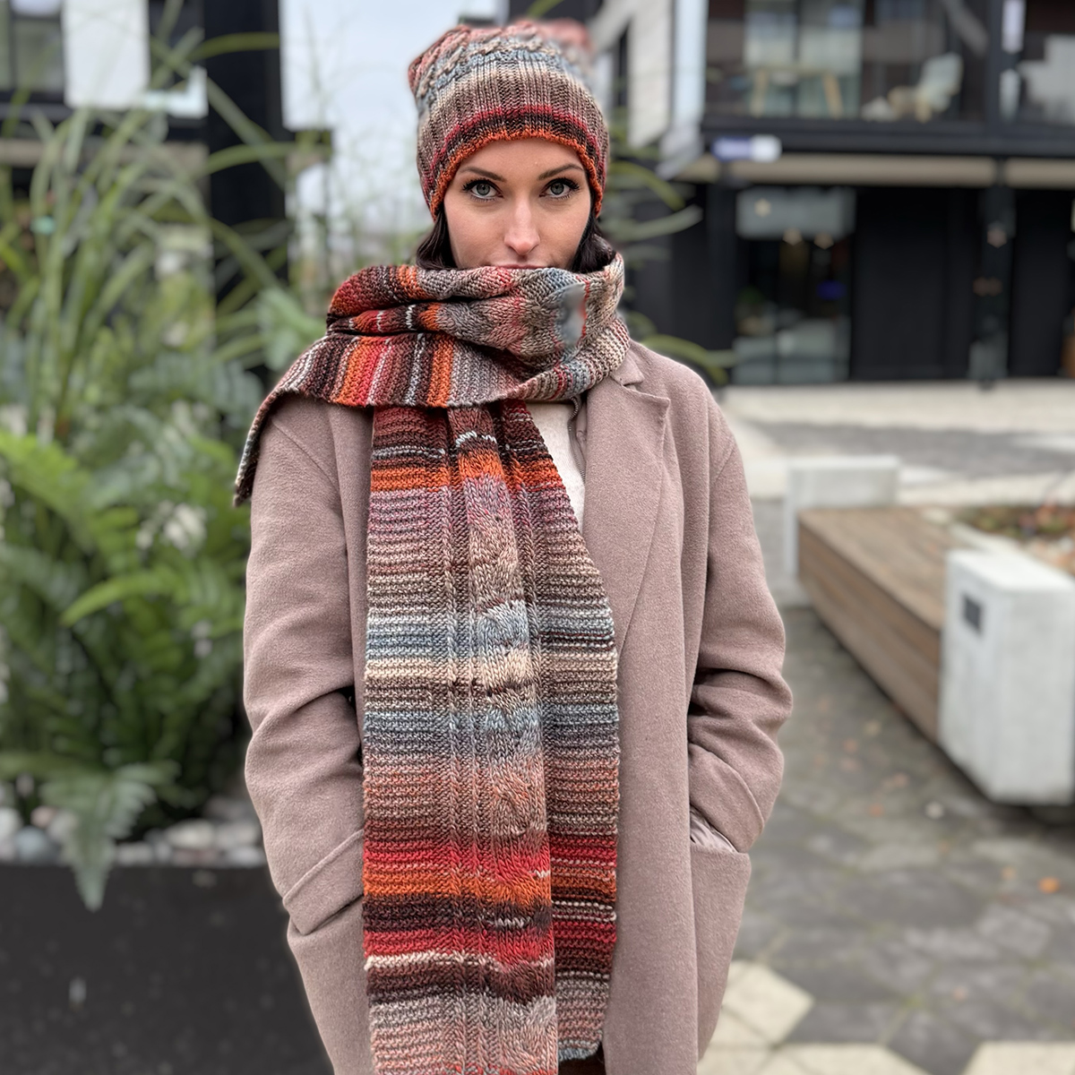 Tresse alpaca cable knit scarf brown