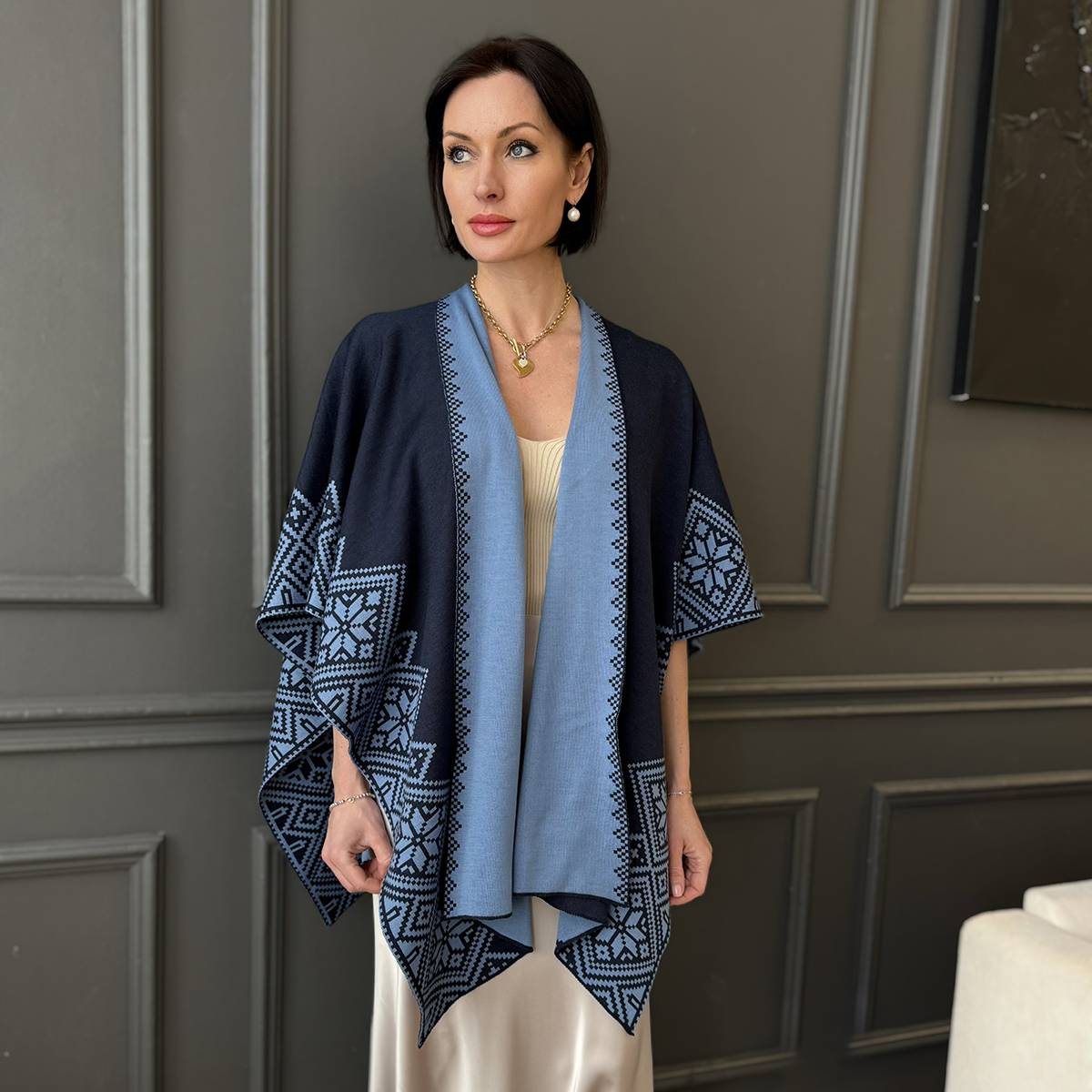 Пончо Nordstar из чистой шерсти сине-голубого цвета