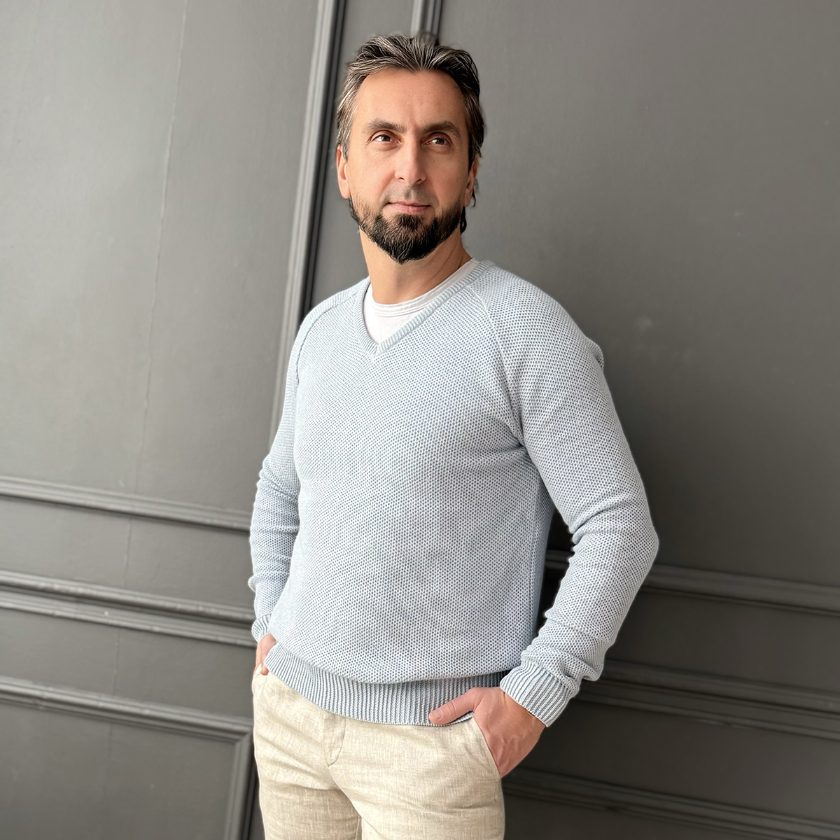 Alex linen V-neck jumper blue